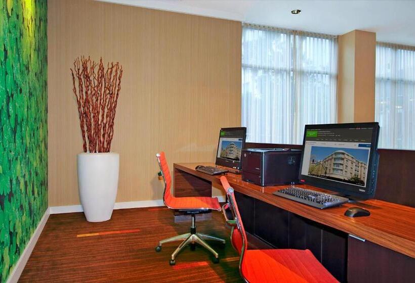 בית מלון כפרי Courtyard Oakland Downtown