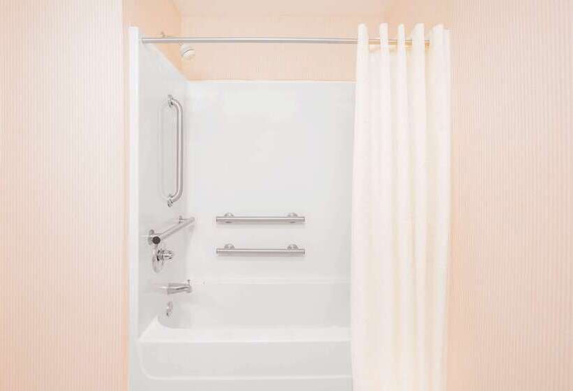 בית מלון כפרי Days Inn By Wyndham Hattiesburg Ms