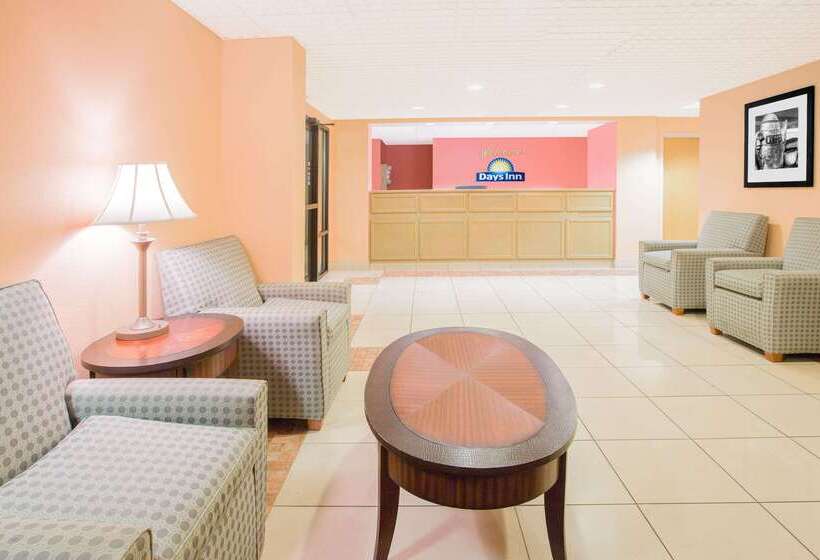 בית מלון כפרי Days Inn By Wyndham Hattiesburg Ms