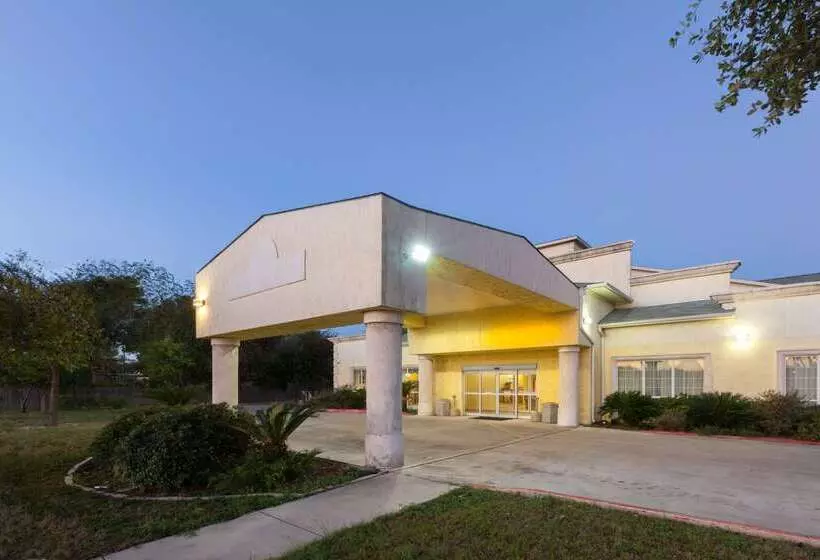 هتل Days Inn By Wyndham San Antonio At Palo Alto