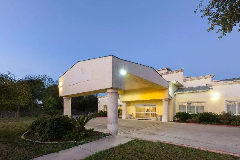 هتل Days Inn By Wyndham San Antonio At Palo Alto
