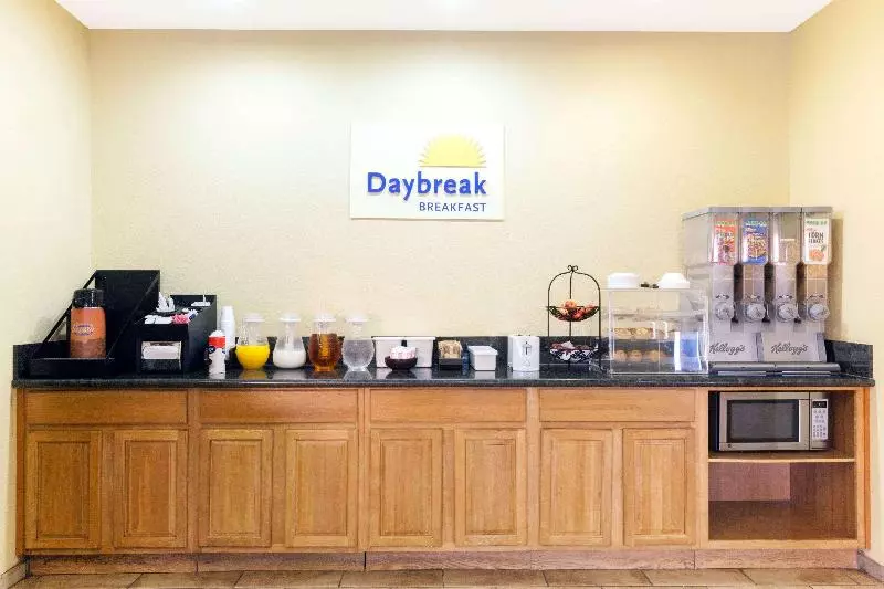 هتل Days Inn By Wyndham San Antonio At Palo Alto