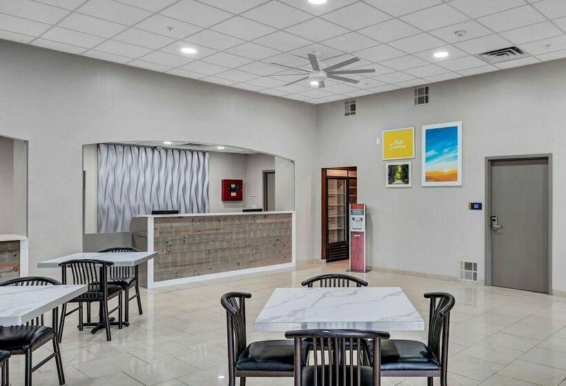 فندق Days Inn & Suites By Wyndham Niagara Falls/buffalo