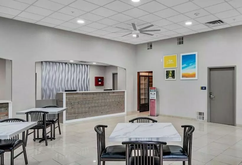 Hôtel Days Inn & Suites By Wyndham Niagara Falls/buffalo