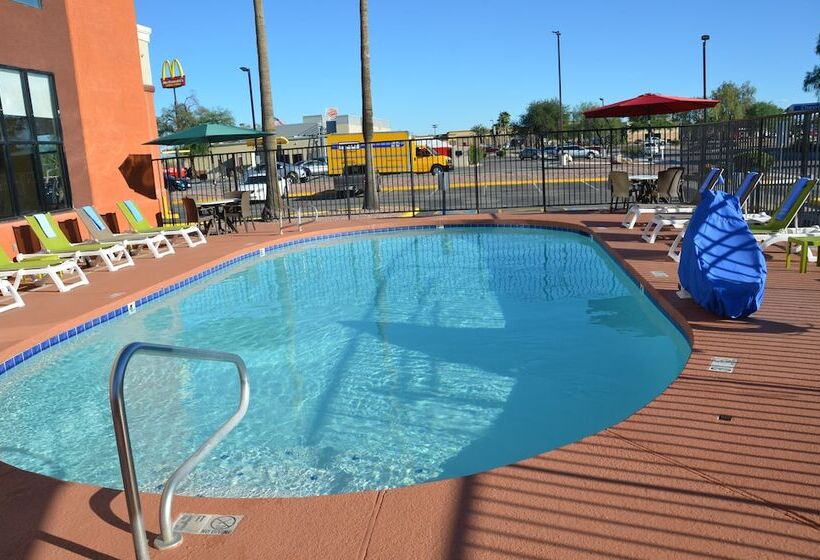 فندق Days Inn & Suites By Wyndham Tucson/marana