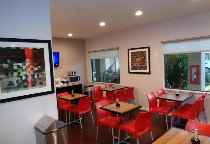 בית מלון כפרי Grand Villa Inn Galleria