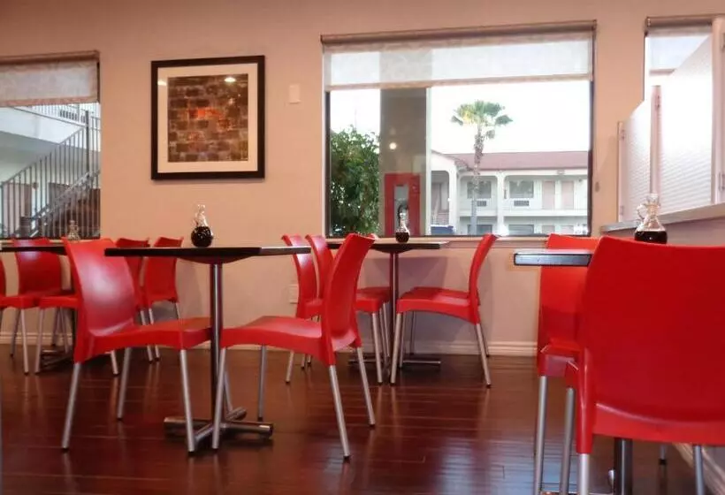 בית מלון כפרי Grand Villa Inn Galleria