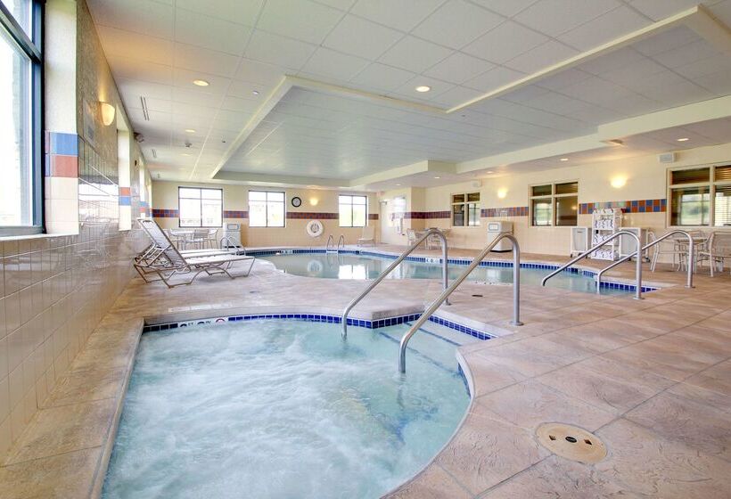 בית מלון כפרי Hampton Inn & Suites Grafton