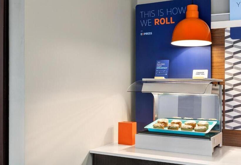 فندق Holiday Inn Express & Suites Greenville Downtown, An Ihg