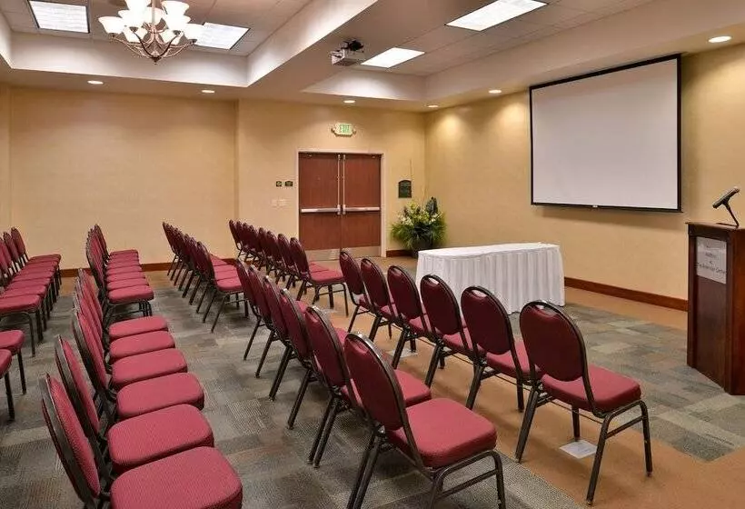 Hotelli Holiday Inn Madison At The American Center, An Ihg