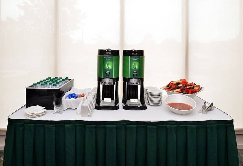 فندق Holiday Inn Madison At The American Center, An Ihg