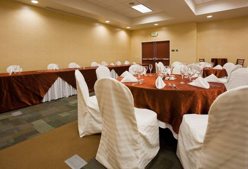 فندق Holiday Inn Madison At The American Center, An Ihg