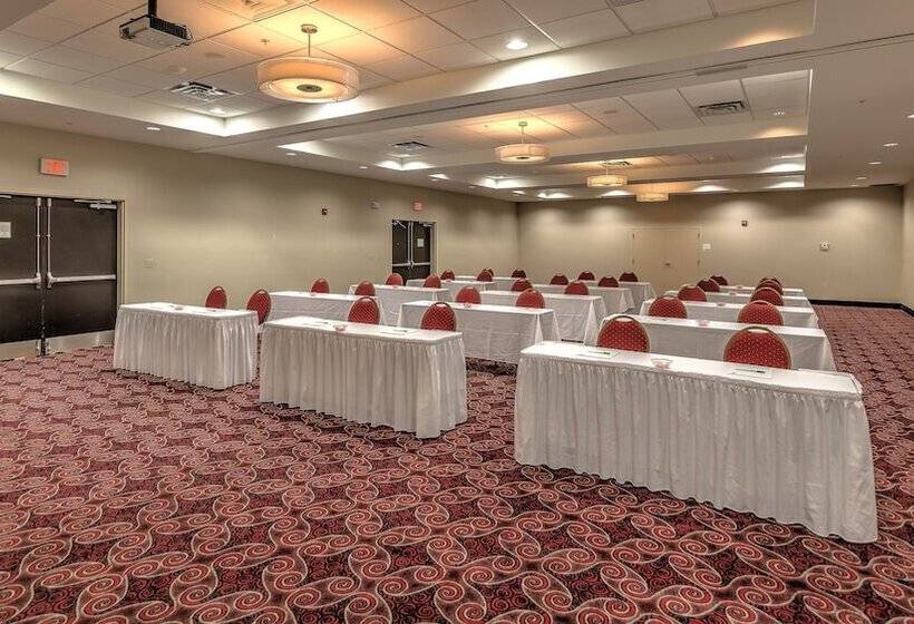 בית מלון כפרי Holiday Inn North Quail Springs, An Ihg