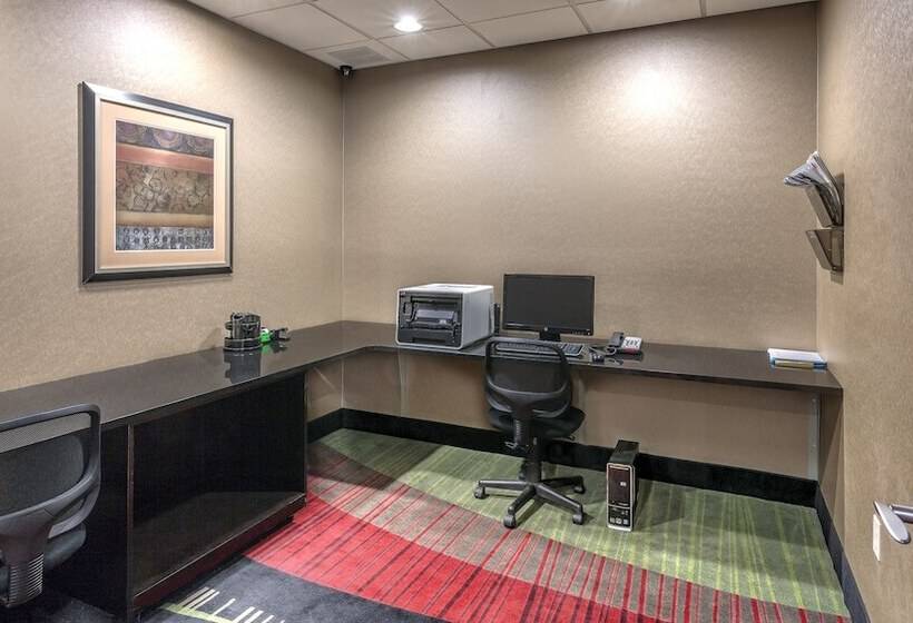 בית מלון כפרי Holiday Inn North Quail Springs, An Ihg