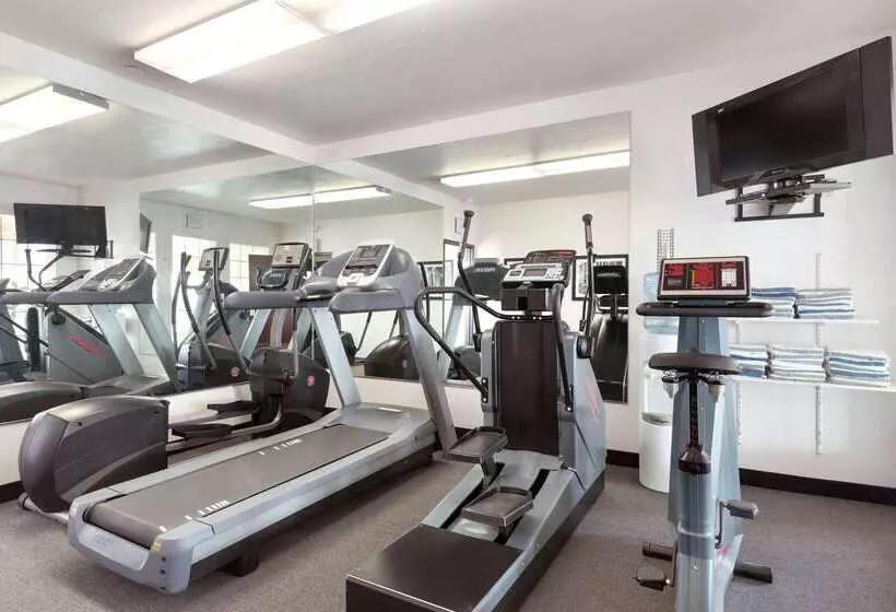 호텔 Ramada By Wyndham Moses Lake