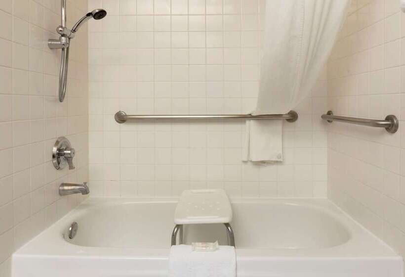 בית מלון כפרי Ramada By Wyndham Moses Lake