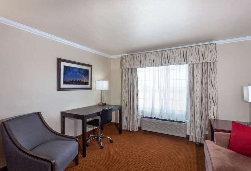 בית מלון כפרי Ramada By Wyndham Moses Lake