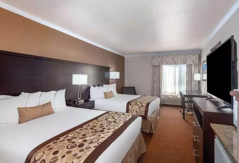 호텔 Ramada By Wyndham Moses Lake