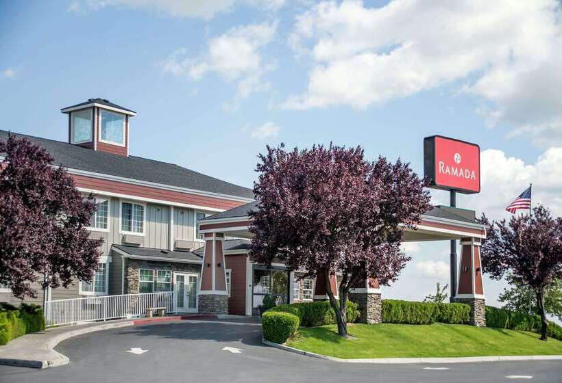בית מלון כפרי Ramada By Wyndham Moses Lake