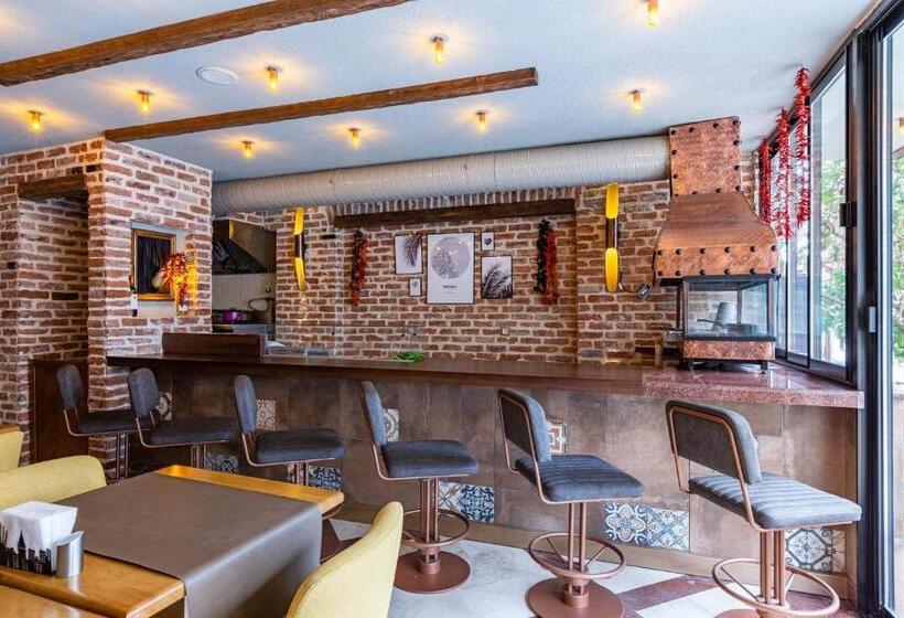 Seraglio Hotel & Suites