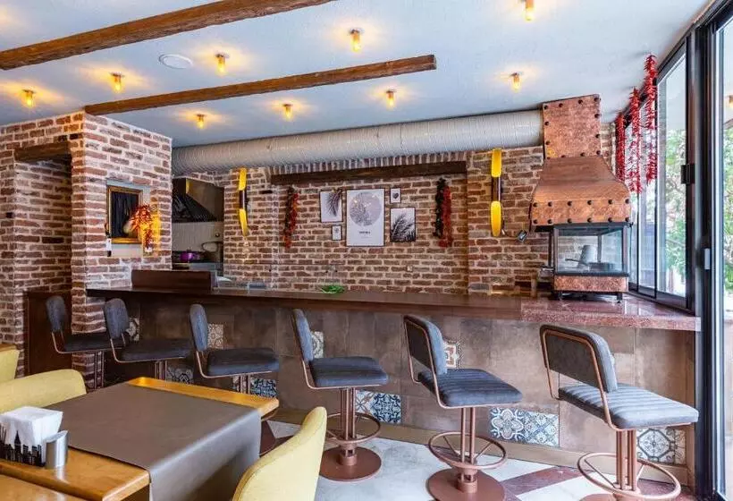 Seraglio Hotel & Suites