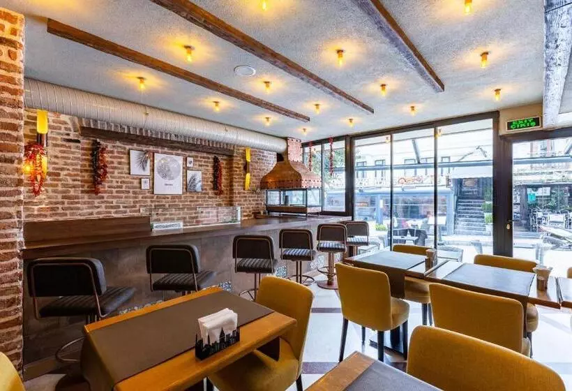 Seraglio Hotel & Suites