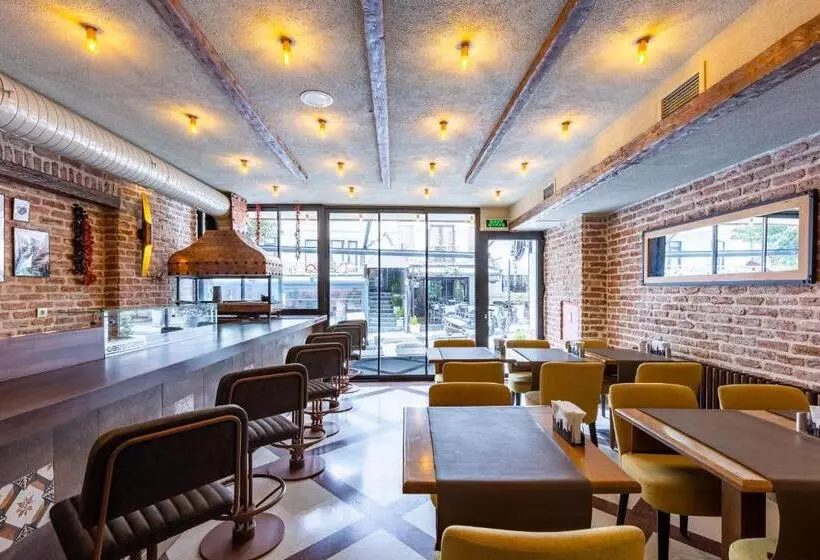 Seraglio Hotel & Suites