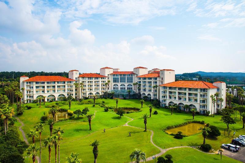 בית מלון כפרי Shineville Luxury Resort