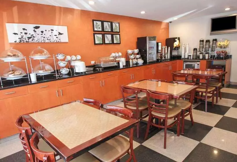 Отель Sleep Inn Long Island City Manhattan View