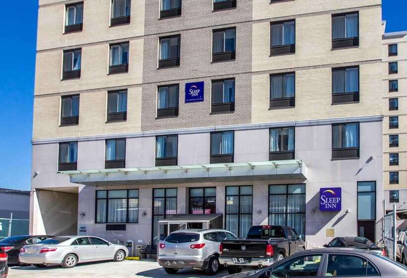 Отель Sleep Inn Long Island City  Manhattan View