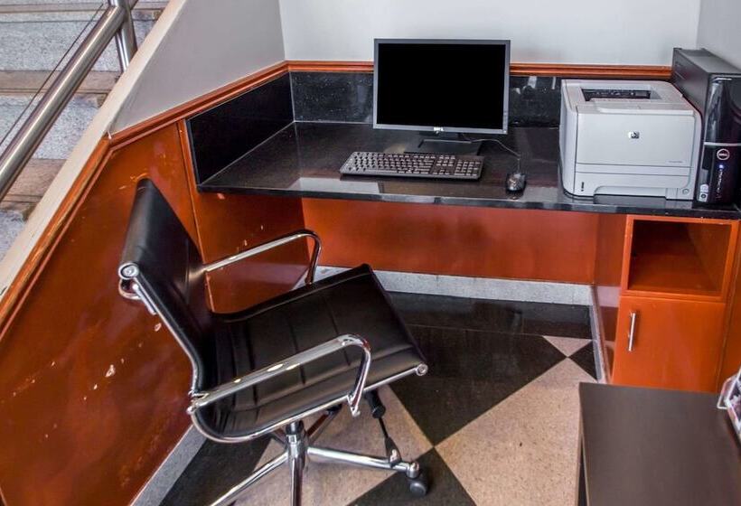 Отель Sleep Inn Long Island City  Manhattan View