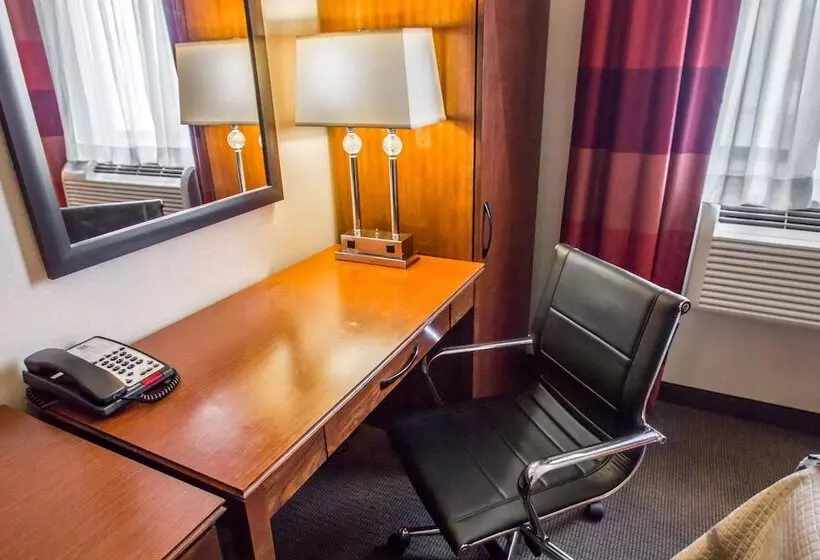 Отель Sleep Inn Long Island City Manhattan View