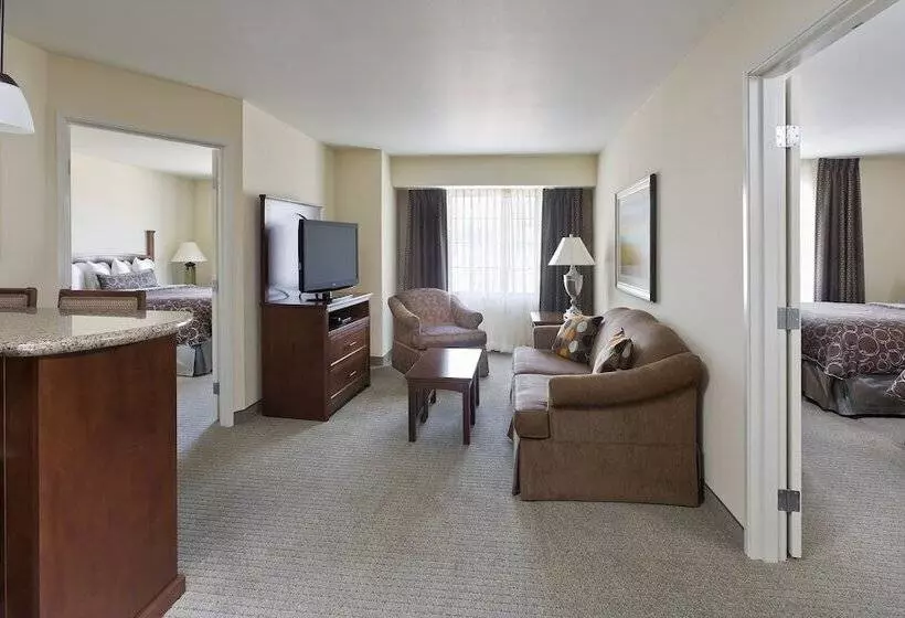 Hotelli Staybridge Suites El Paso Airport, An Ihg