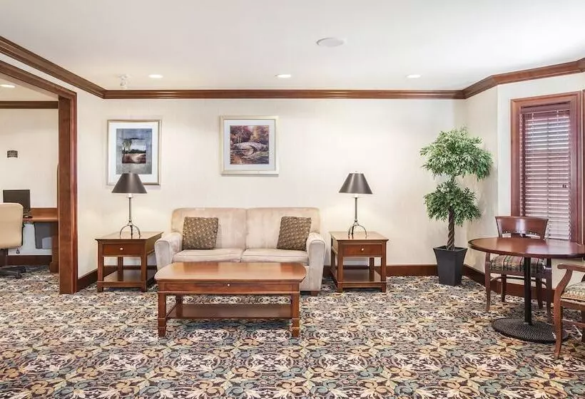 Hotelli Staybridge Suites El Paso Airport, An Ihg