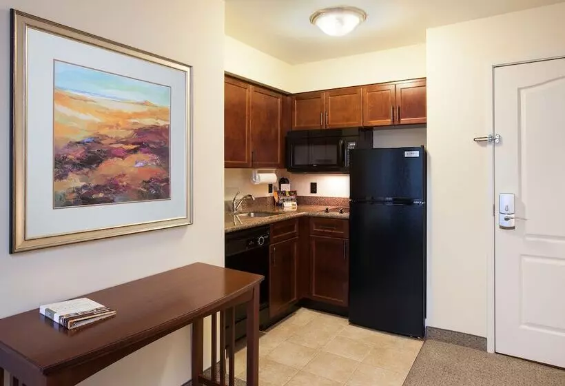 Hotelli Staybridge Suites El Paso Airport, An Ihg