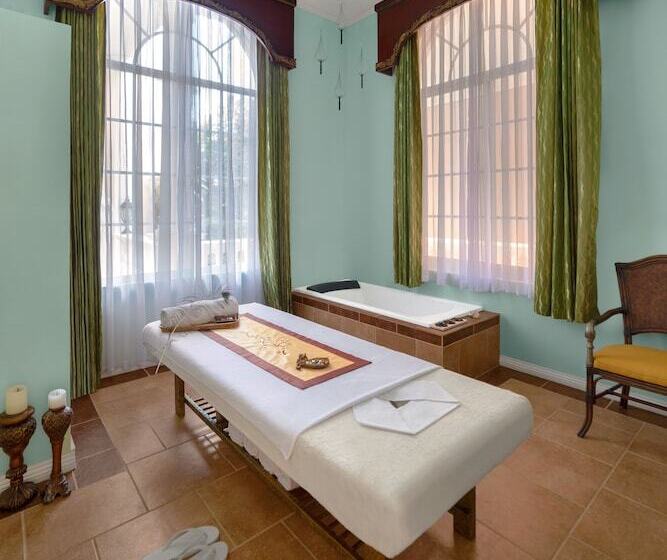 酒店 The Peacock Garden