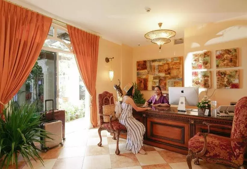 호텔 The Peacock Garden