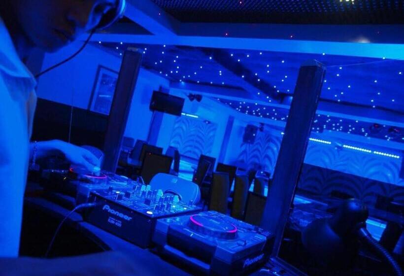 酒店 The Peacock Garden