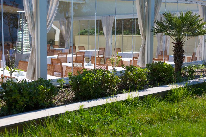 فندق Blue Waves Resort