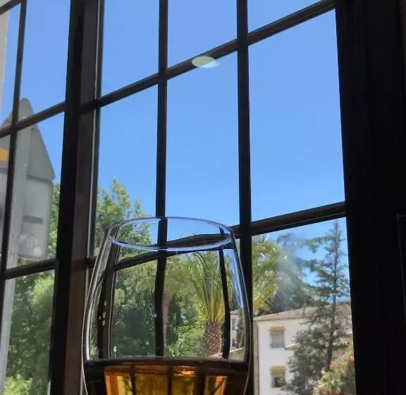 בית מלון כפרי Colon