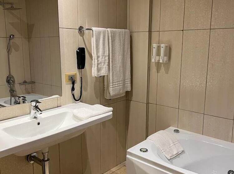 호텔 Franco Yaounde