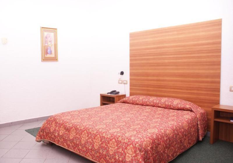 호텔 Franco Yaounde