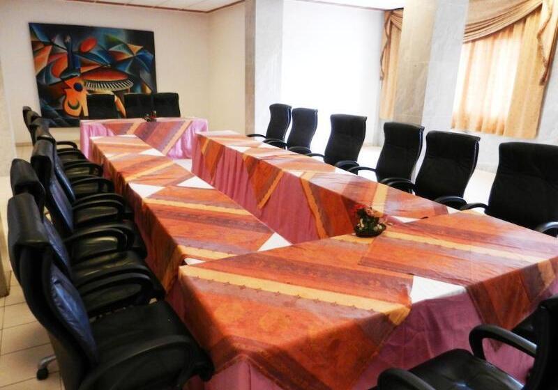 호텔 Franco Yaounde