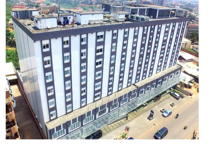 호텔 Franco Yaounde