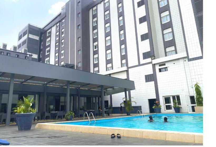 호텔 Franco Yaounde