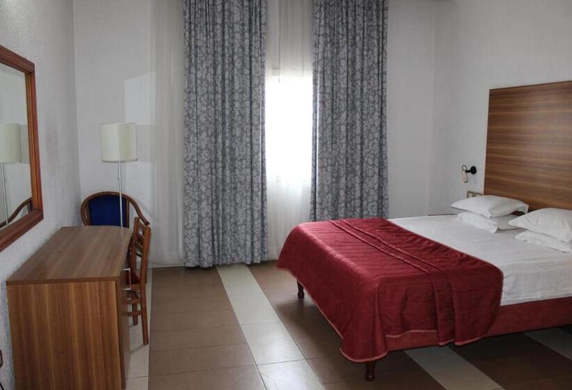 호텔 Franco Yaounde