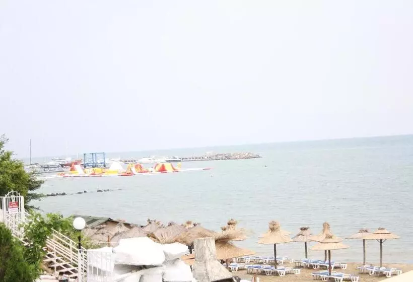 Hotel Iris Beach