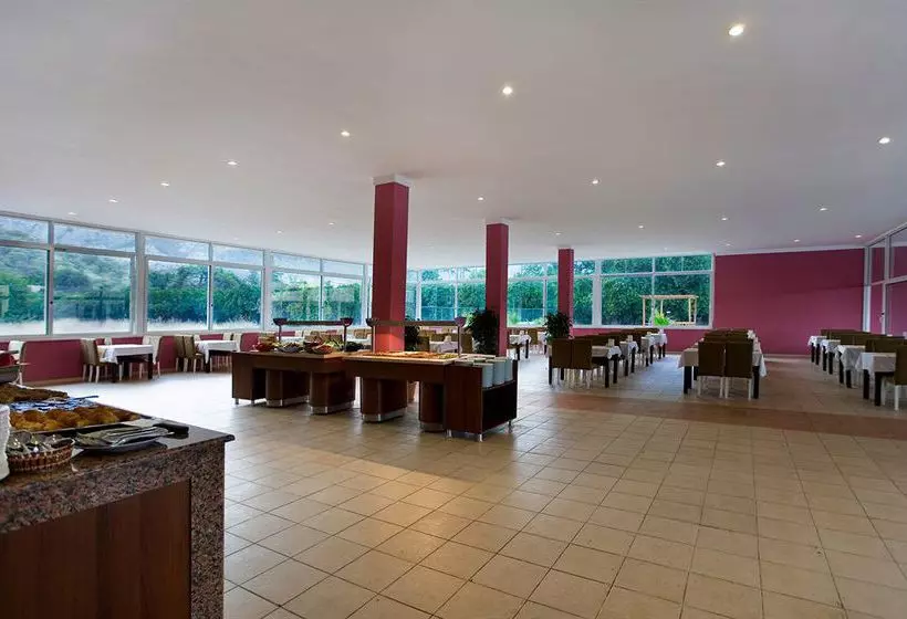 Отель Larissa Park