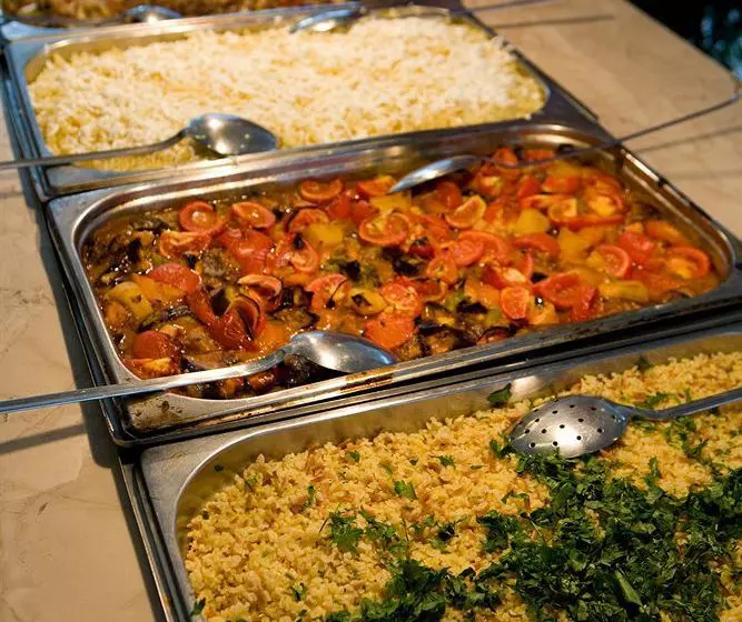 Отель Larissa Park