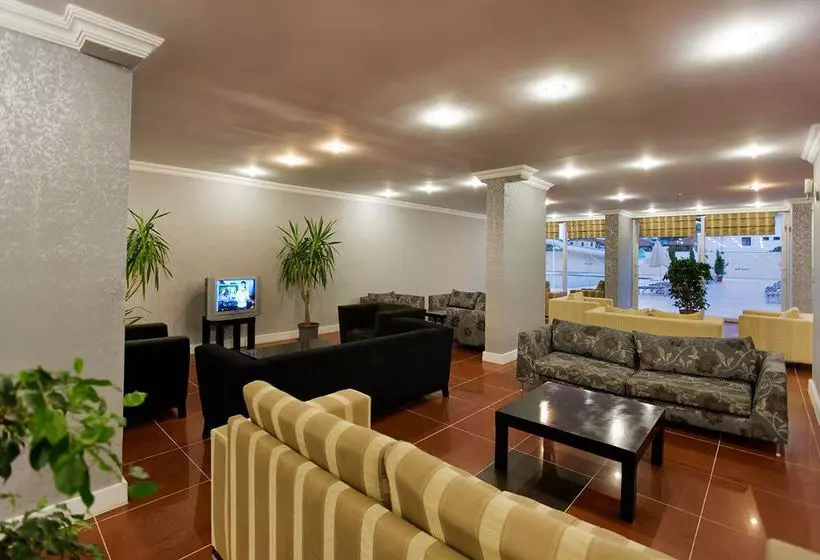 Отель Larissa Park